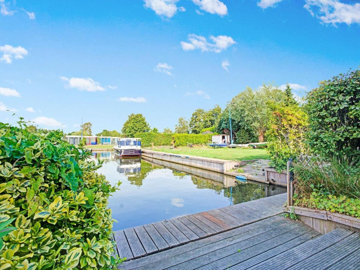 Waterfront Holiday Home With Jetty Boornzwaag over de Wielen 외부 사진